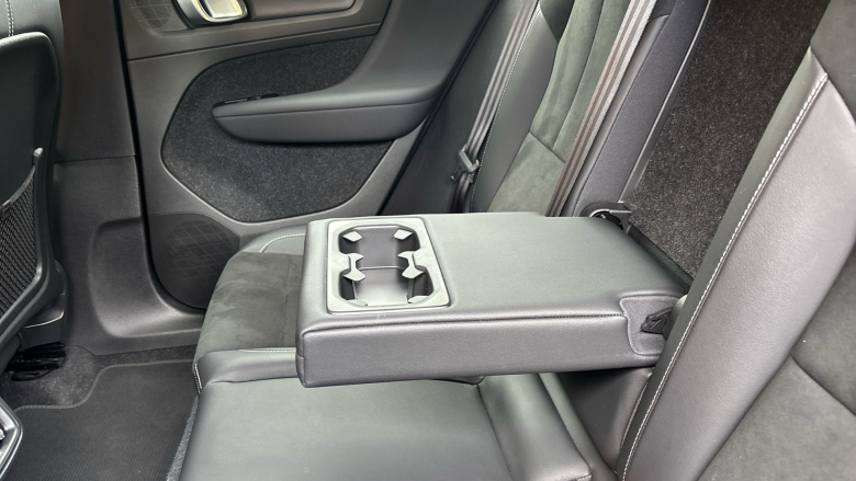 Volvo Xc40 1.5 T3 [163] R DESIGN Pro 5dr Geartronic Petrol Estate